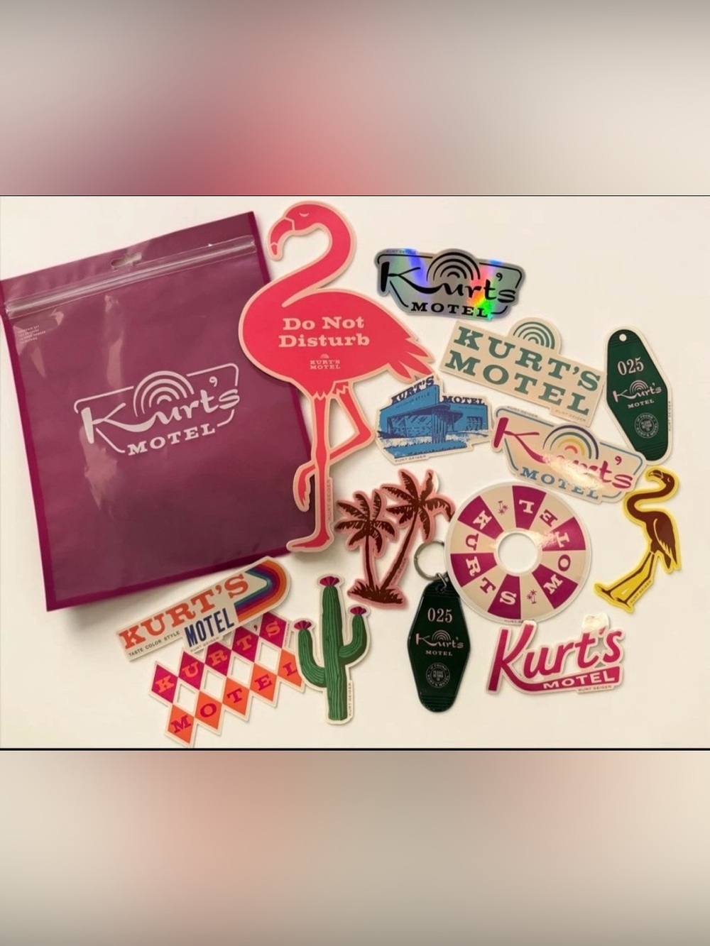 Kurt Geiger “Kurt’s Motel” Souvenir Set - New in Package - Picture 1 of 4